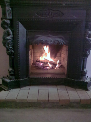 Semineu foc deschis Antic